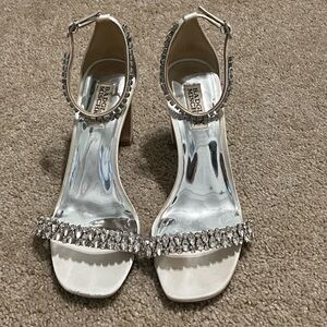 Badgley Mischka Women's Silver Heels